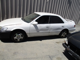 2001 TOYOTA CAMRY LE WHITE 2.2L AT  Z16371